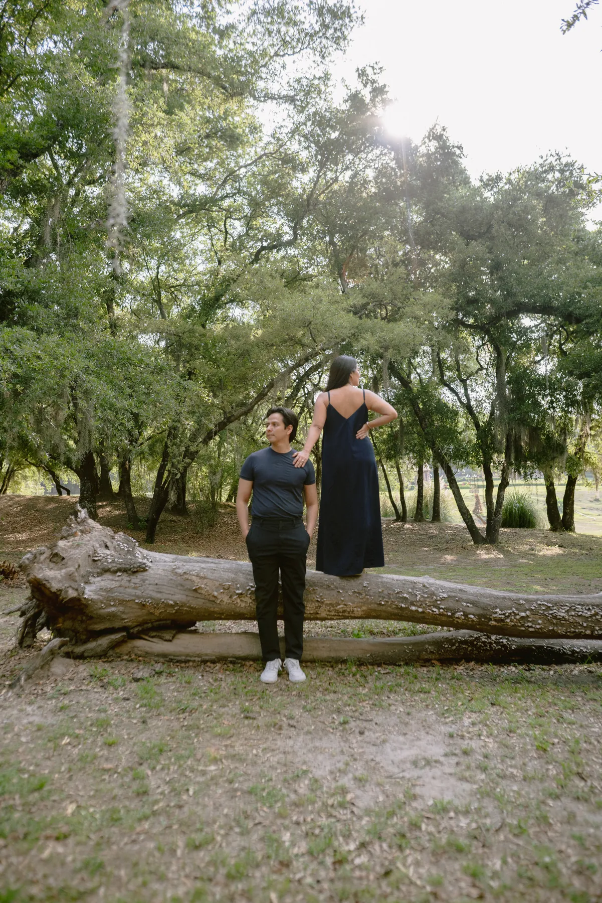 Ana y David en el bosque
